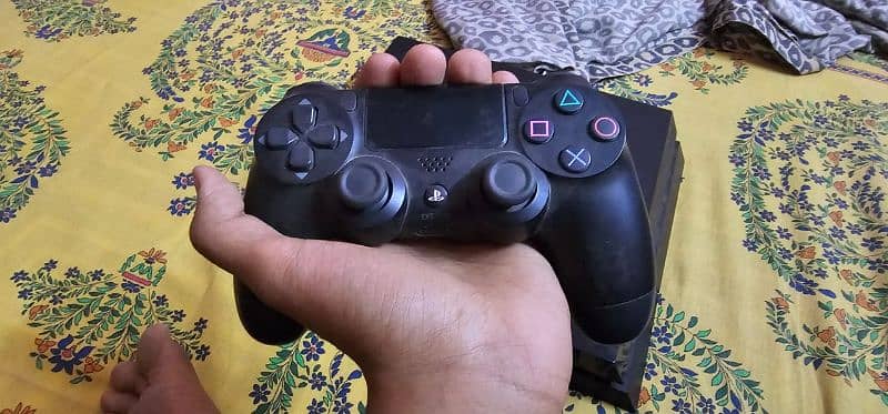 PLAY STATION 4 500GB jail break 1