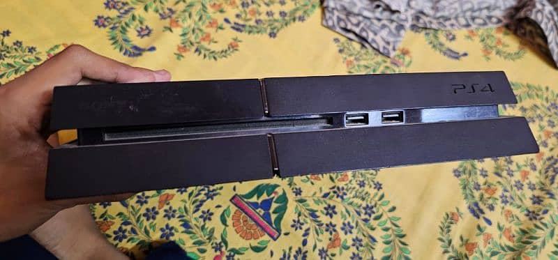 PLAY STATION 4 500GB jail break 3