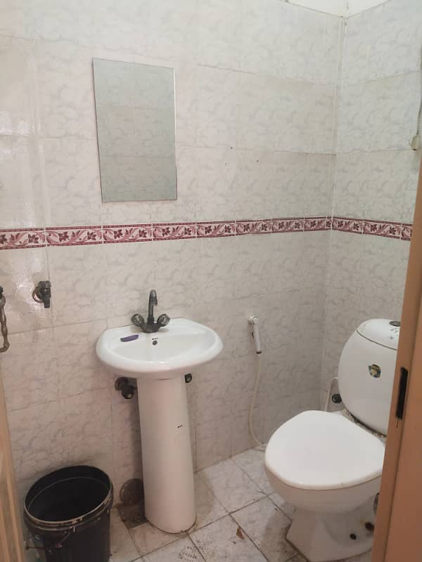 Room Available For Rent Near Doctors Hospital And Main Canal Road For Bachelor Job Holder/ Student 3