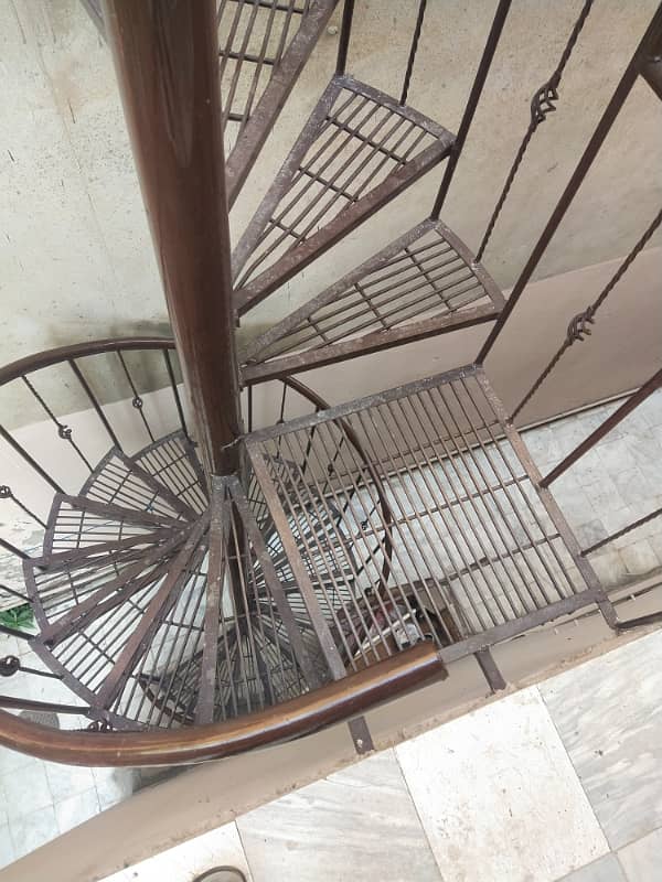 Room Available For Rent Near Doctors Hospital And Main Canal Road For Bachelor Job Holder/ Student 4