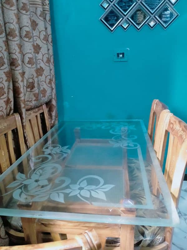 Dinning Table with 6 chairs. 2