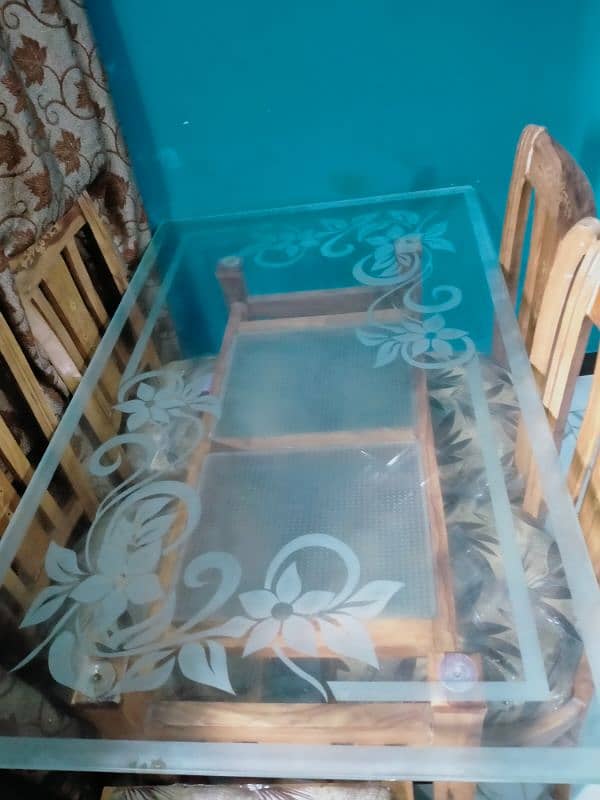 Dinning Table with 6 chairs. 3