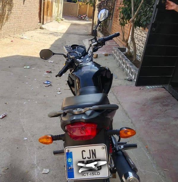 Suzuki GSX 125 mint condition for sale 4