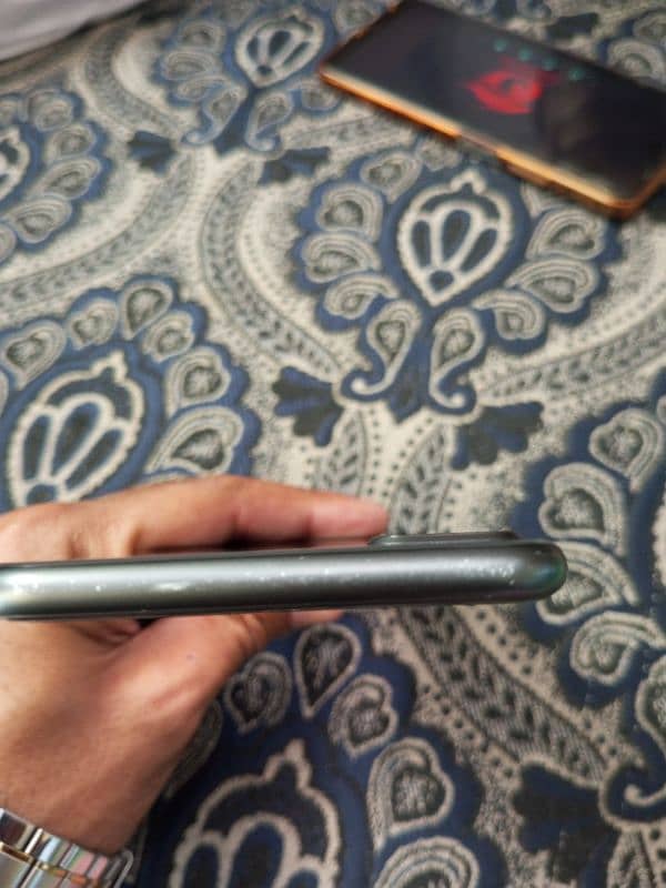 IPHONE 8 PLUS FOR SALE 4