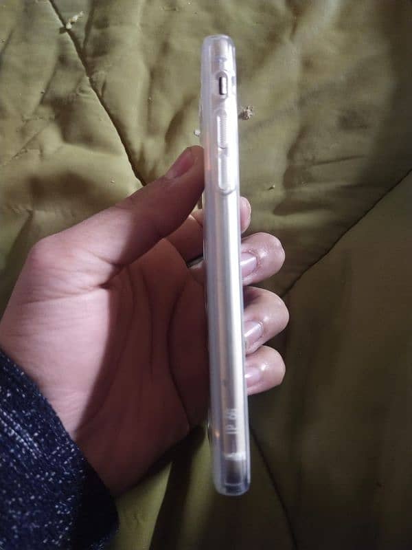 Iphone 6s non PTA 4