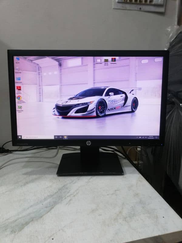 HP 23 inches Lcd Monitor with Hydraulic Stand (100% Fresh) 2