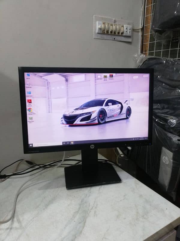 HP 23 inches Lcd Monitor with Hydraulic Stand (100% Fresh) 4