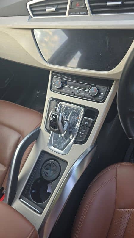 Proton X70 Primium 4