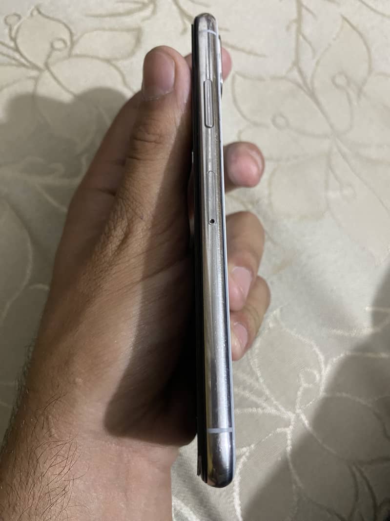 iPhone x official pta 1
