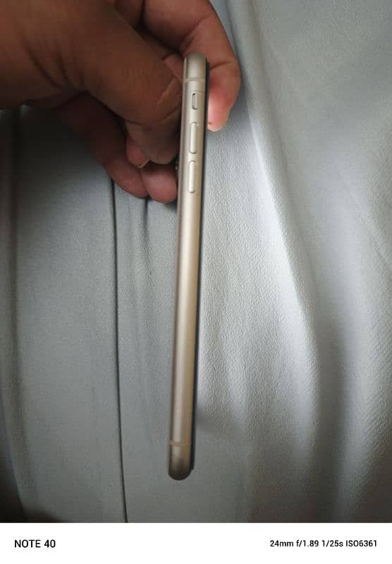iphone 11 jv full ok ha koi masla nia ha mobil ma 5