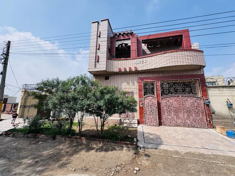 10 Marla - 3 story in posh Colony with 18kva Hybrid Solar House 4