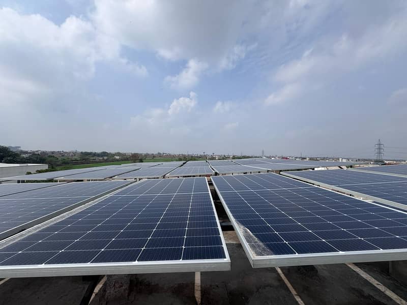 10 Marla - 3 story in posh Colony with 18kva Hybrid Solar House 14