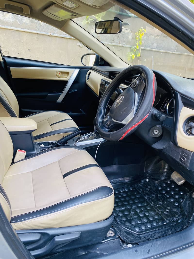 Toyata Corolla 1.6 Altis for sale 2108/19 silver color 5