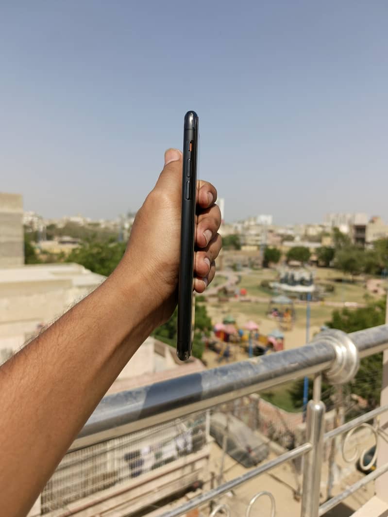 Apple iPhone 11 Pro Max Factory Unlock 4