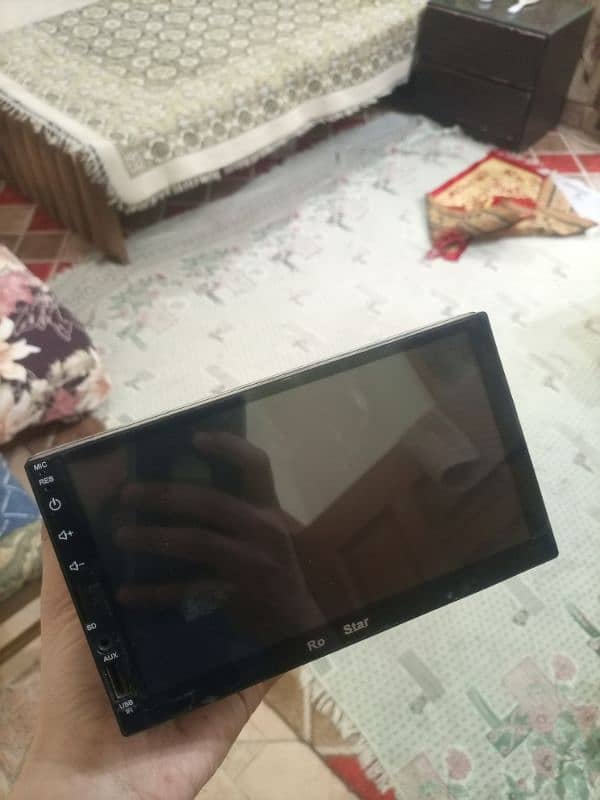 7 Inch Car LCD (Bluetooth) 1