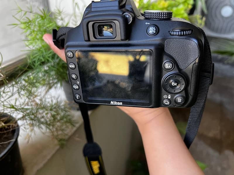 NEW condition NIKON D3400 DSLR camera 0