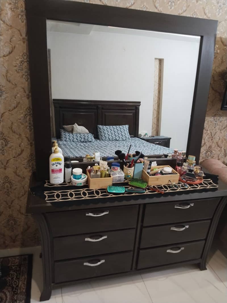 Bed with 2 side tables and dressing for sale 2