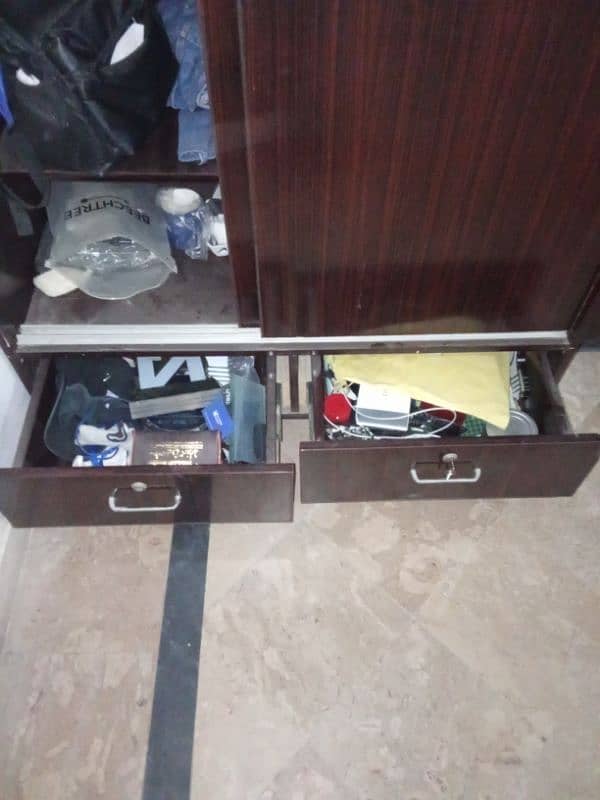 Railing Wardrobe 1