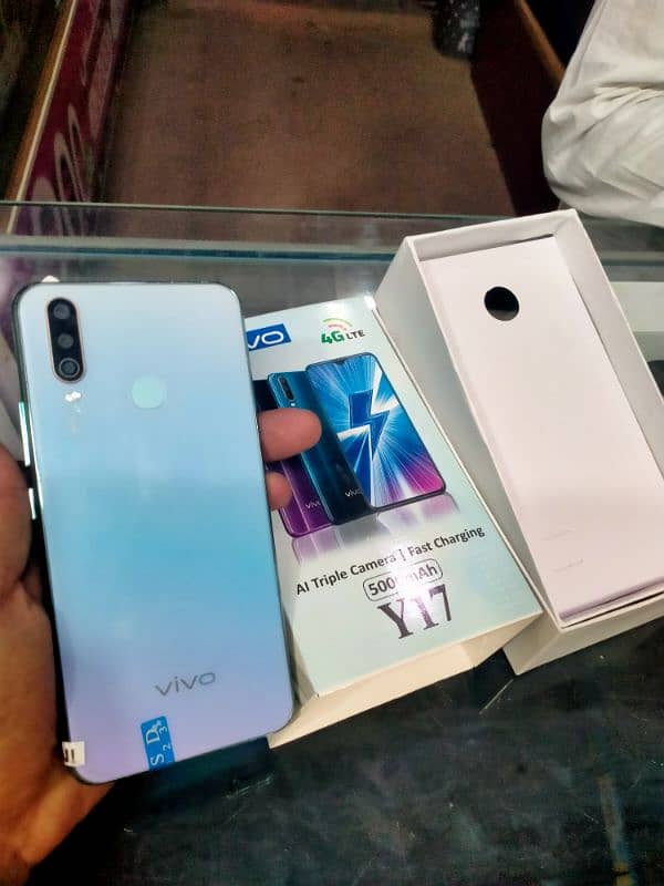 vivo y17 8+256 1