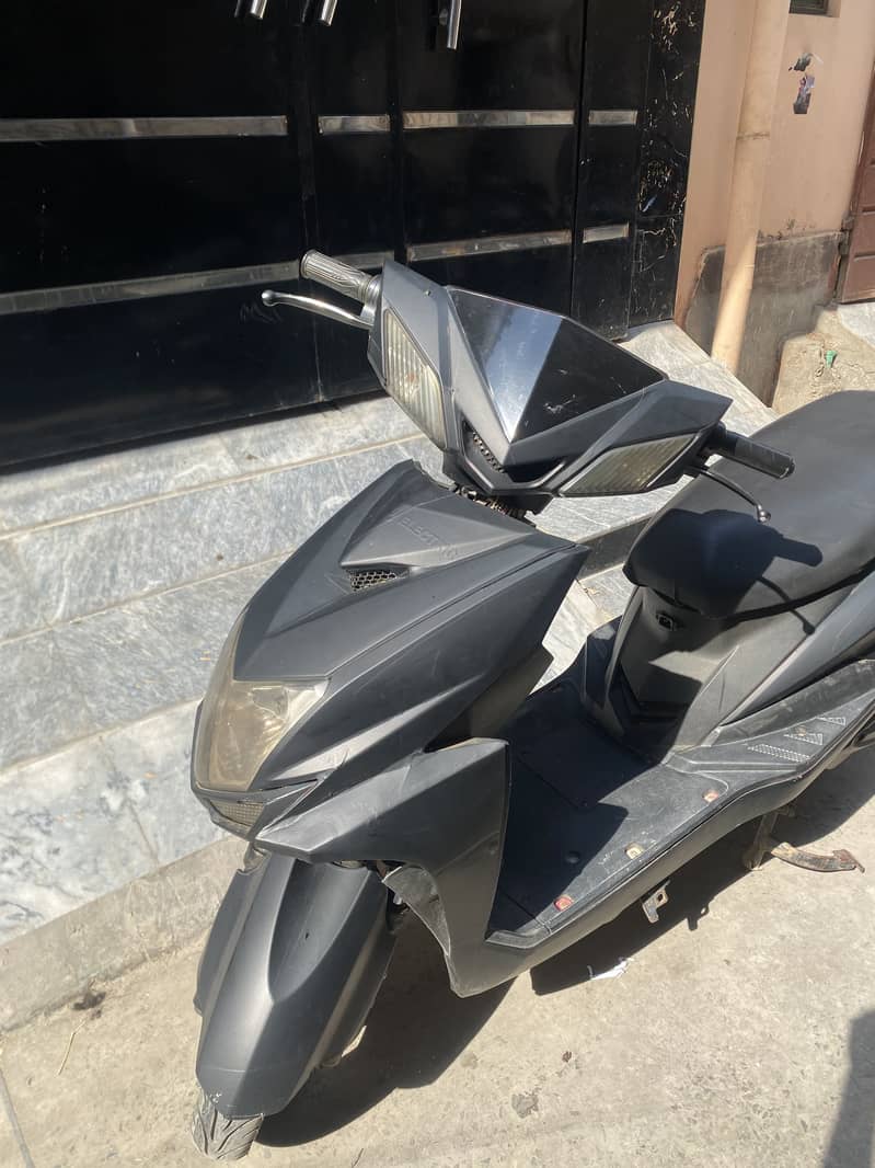 Electric scooty 0