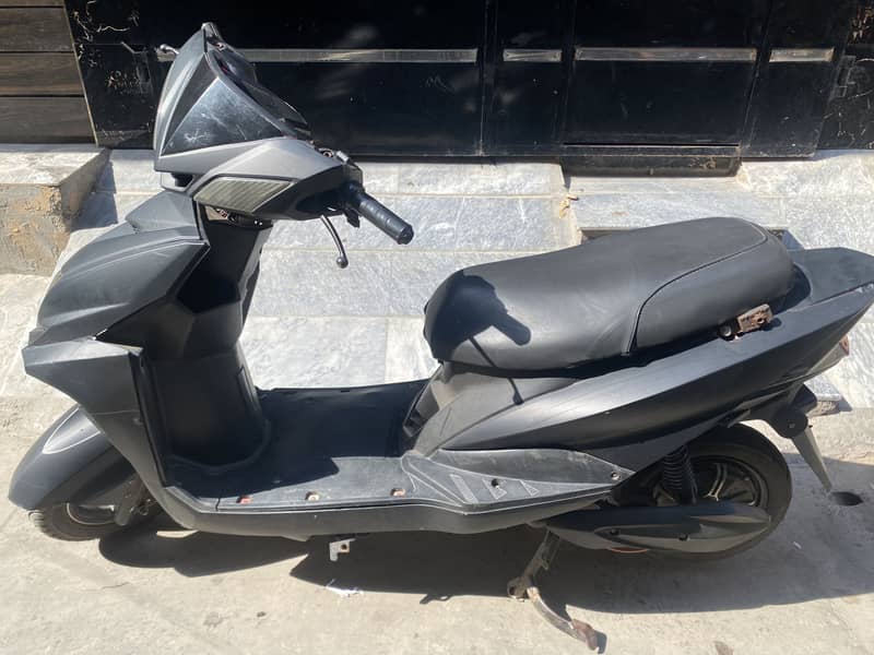 Electric scooty 1