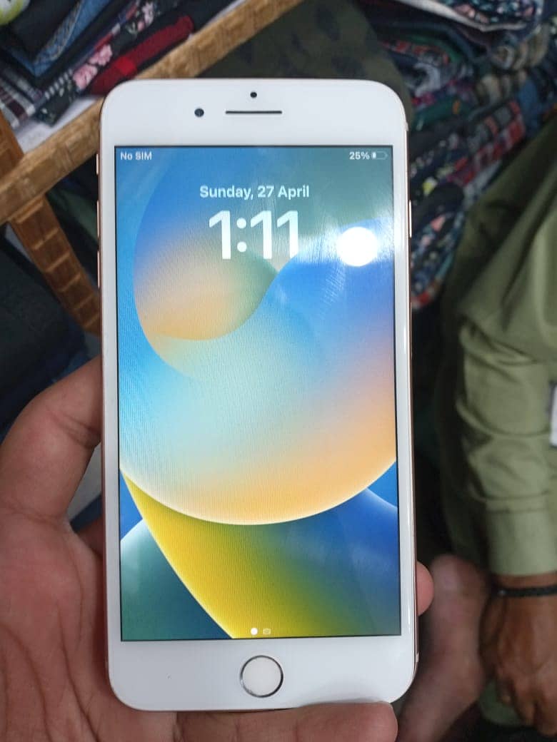 Apple iPhone 8 Plus 0