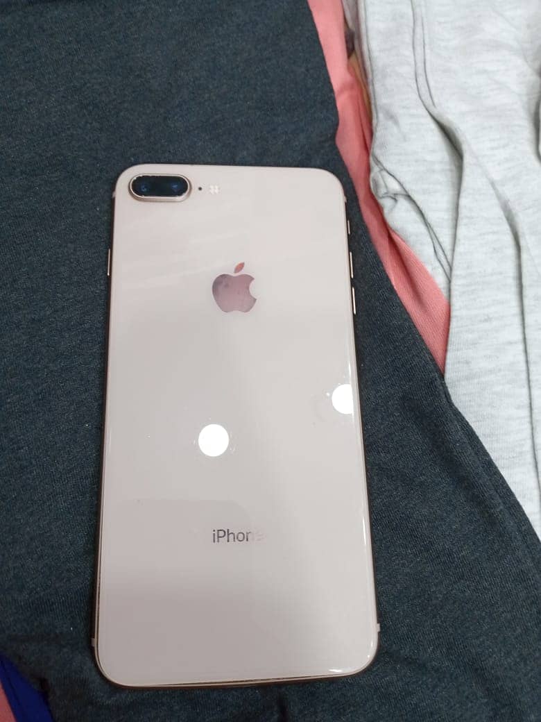 Apple iPhone 8 Plus 2