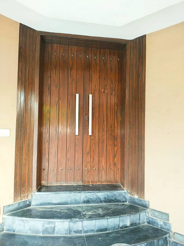 FURNISHED MODREN DESIGH 1 KANAL HOUSE WITH BASEMENT FOR SALE IN SUI GAS SOCIETY LAHORE 1