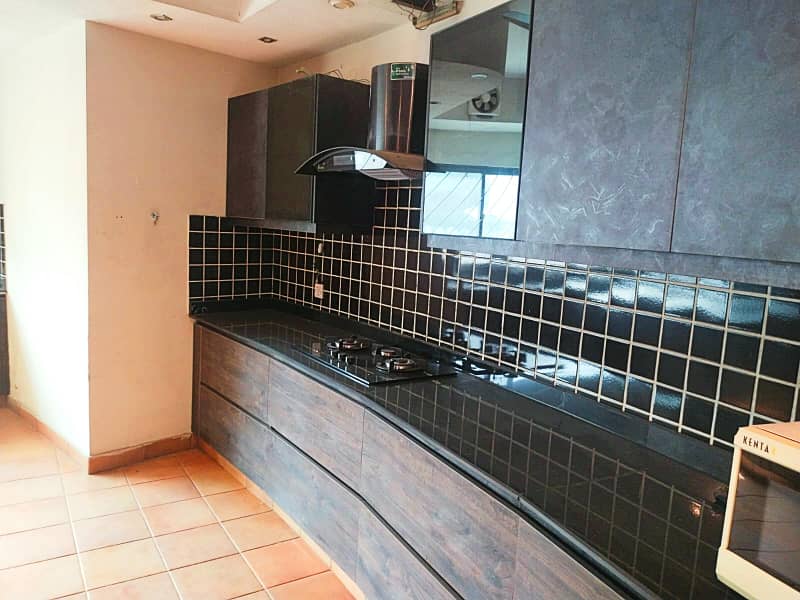 FURNISHED MODREN DESIGH 1 KANAL HOUSE WITH BASEMENT FOR SALE IN SUI GAS SOCIETY LAHORE 5