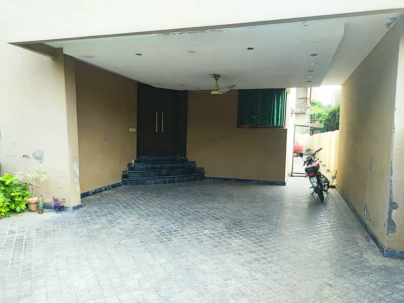 FURNISHED MODREN DESIGH 1 KANAL HOUSE WITH BASEMENT FOR SALE IN SUI GAS SOCIETY LAHORE 12