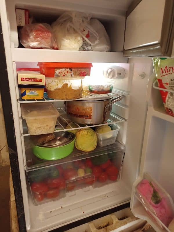 Dawlance Refrigerator 9101 SD R BLACK 4
