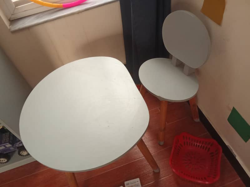 Kids chair and table set for sale 1