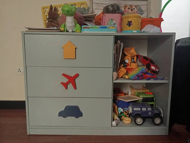 Kids chair and table set for sale 2