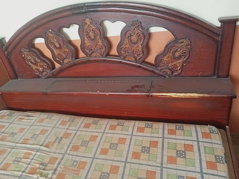 Full size Double Bed with mattress 10/9 condition with out side table 2
