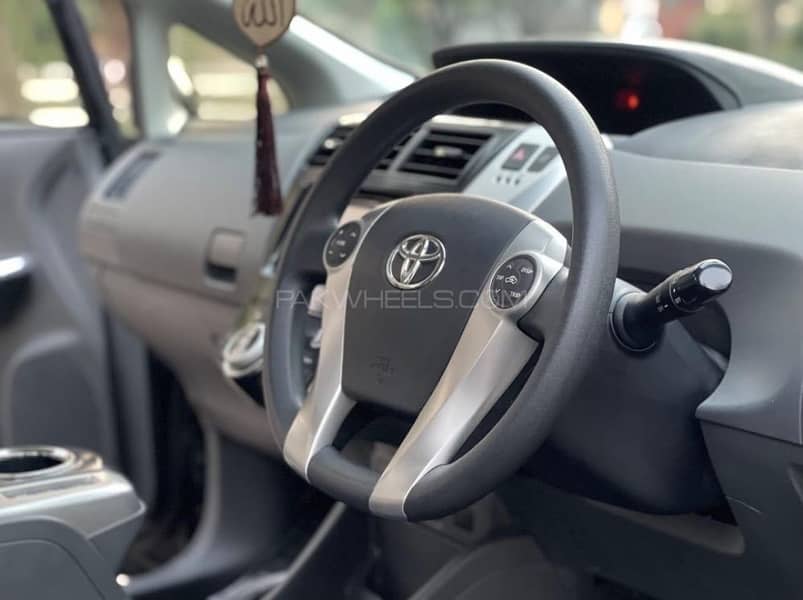 TOYOTA PRIUS ALPHA 2012 12