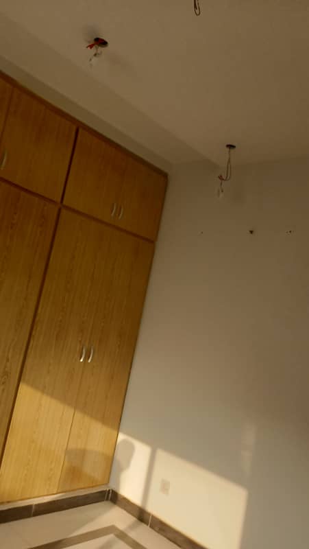 5 MARLA FIRST FLOOR HOT LOCATION 6
