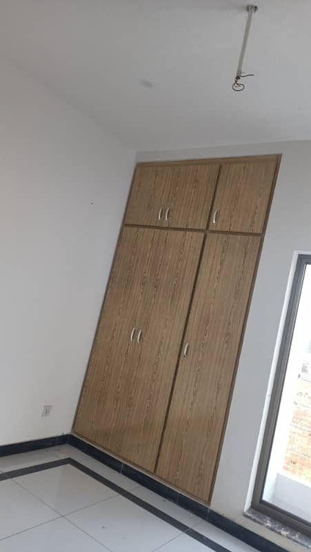 5 MARLA FIRST FLOOR HOT LOCATION 7