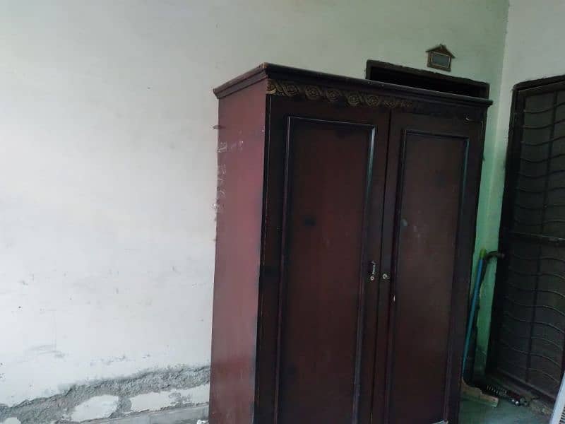 wood almari 0