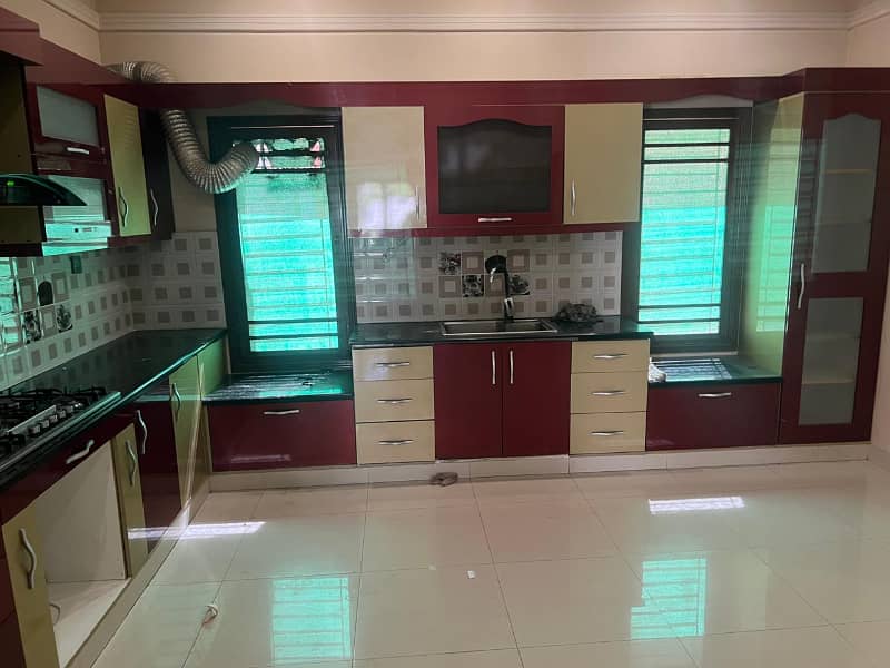 Defence 500 Yards Beautiful Portion For Rent 4