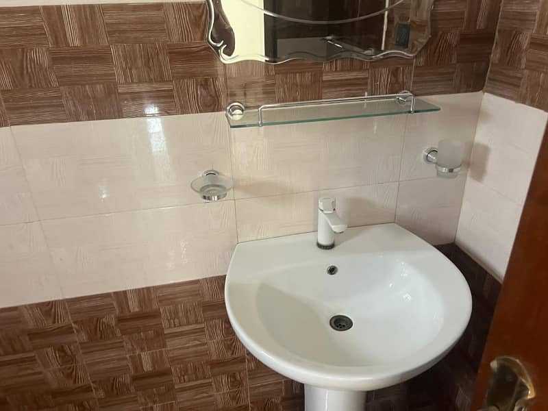 Defence 500 Yards Beautiful Portion For Rent 8