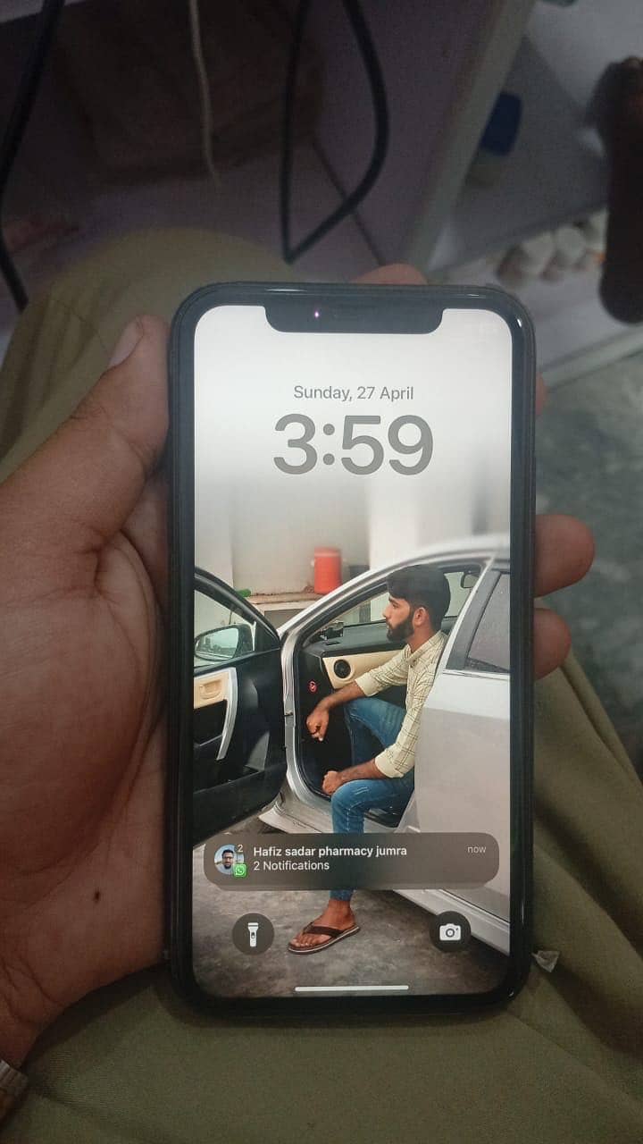 Iphone 11 non pta 64 with box 2
