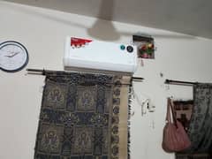 bilkul new inventor AC  hot and cool hai ek Sal chalayen