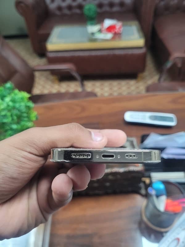 iPhone 12 pro Pta approved 4
