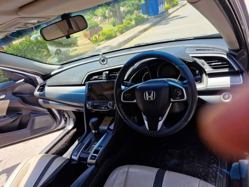 Honda Civic 1.8 i-VTEC CVT 2017 13