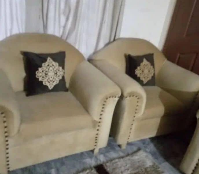 7 seater sofa with 3 tables' set 5