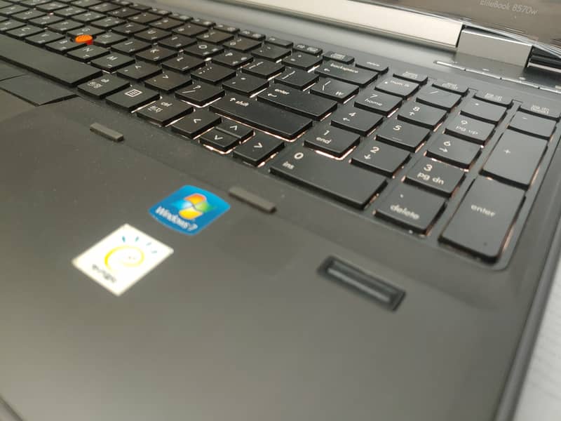 Hp EliteBook 8570w (i7 3740QM 24GB 256GB 2GB Nvidia) 3