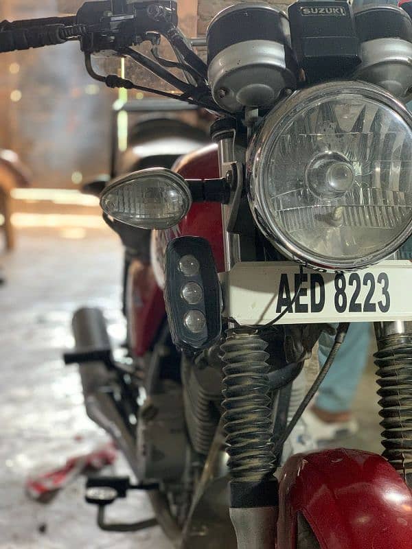 Suzuki GS 150, 4 stroke in new condition 10/10, WhatsApp 03014545221 0