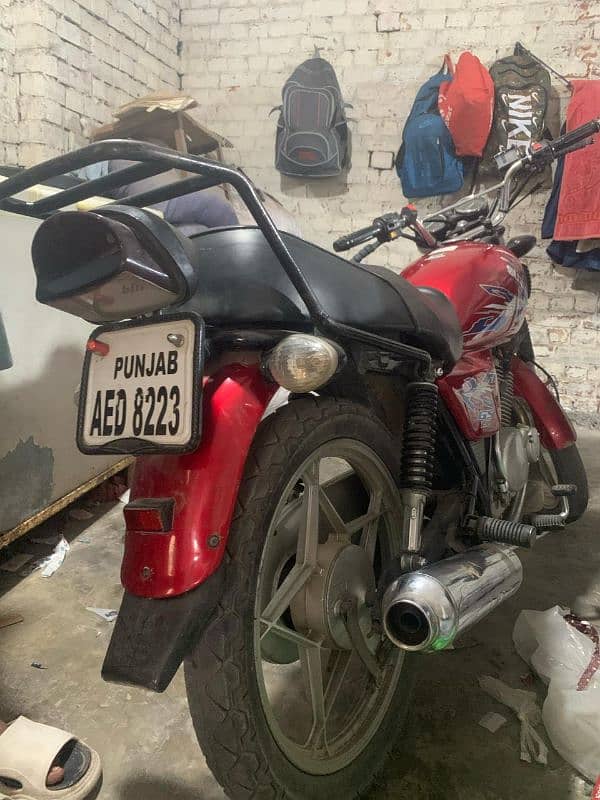 Suzuki GS 150, 4 stroke in new condition 10/10, WhatsApp 03014545221 3