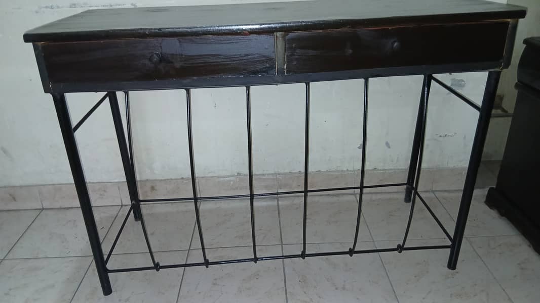 Showcase, dressing table, 2 side tables, iron table, computer table 1