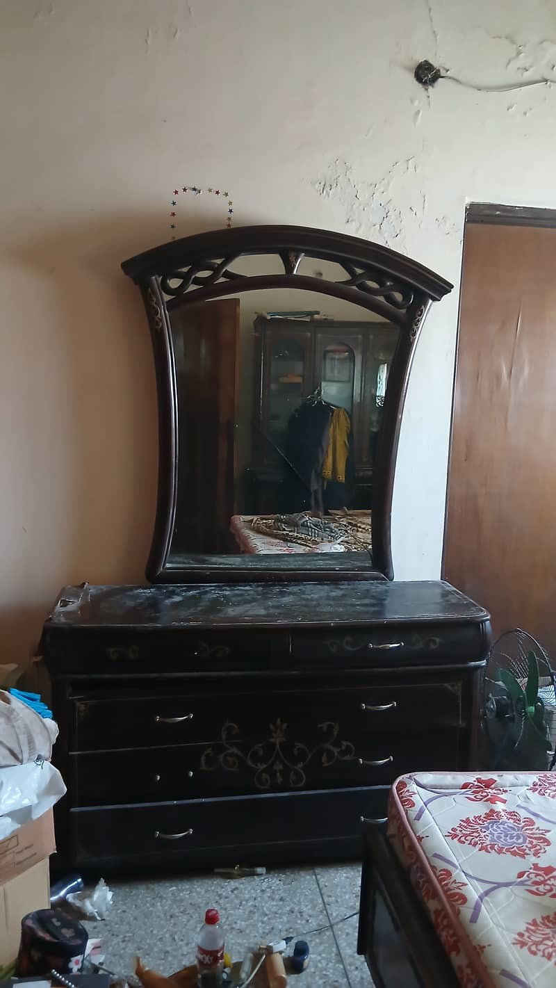 Showcase, dressing table, 2 side tables, iron table, computer table 5